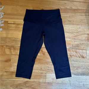 Navy blue lululemon cropped leggings